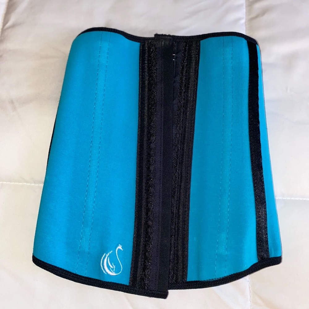 NWOT Swancoast waist trainer.